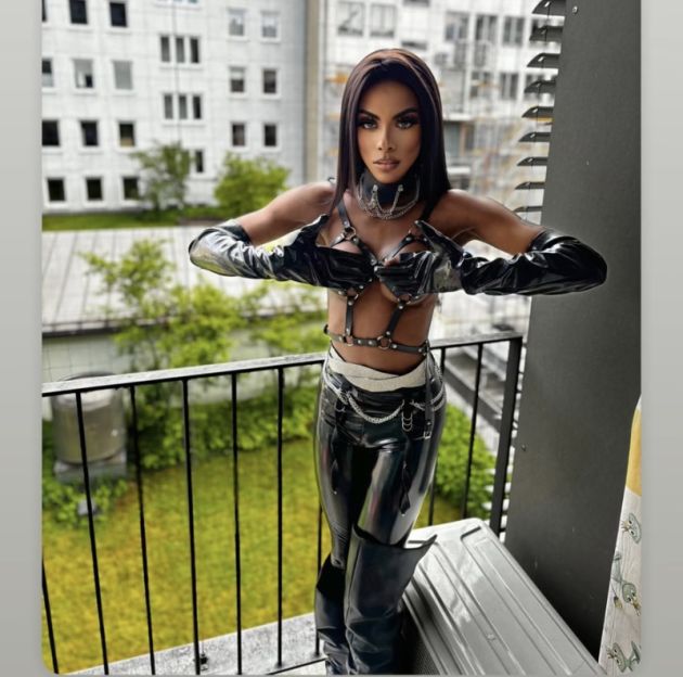 Lari2254 - Transsexual (Pre-op)
