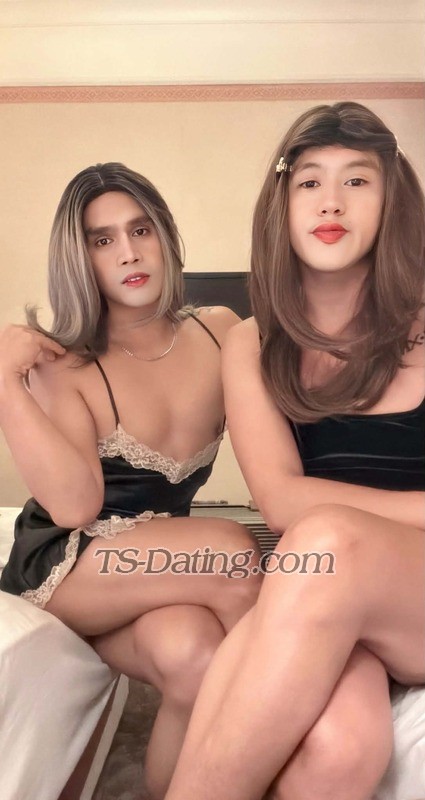 2topsdup - Crossdresser
