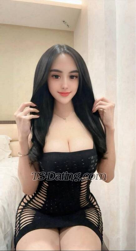 AUMELIA - Transsexual (Pre-op)