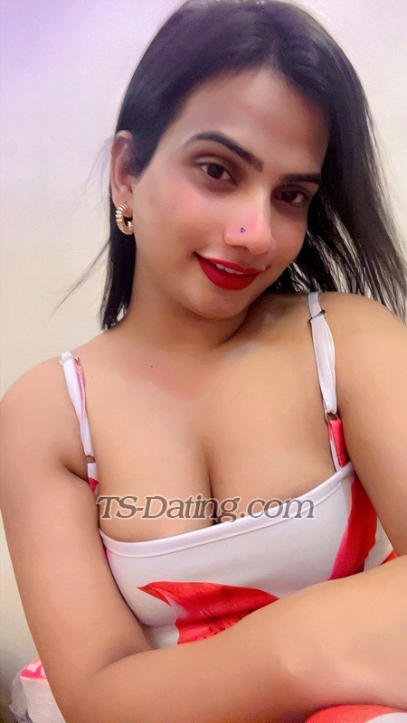 Avinik - Transsexual (Pre-op)