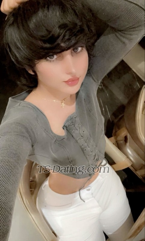 Azerina - Crossdresser