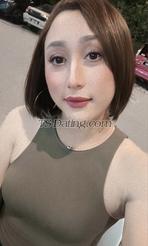 Darllina - Transsexual (Pre-op)