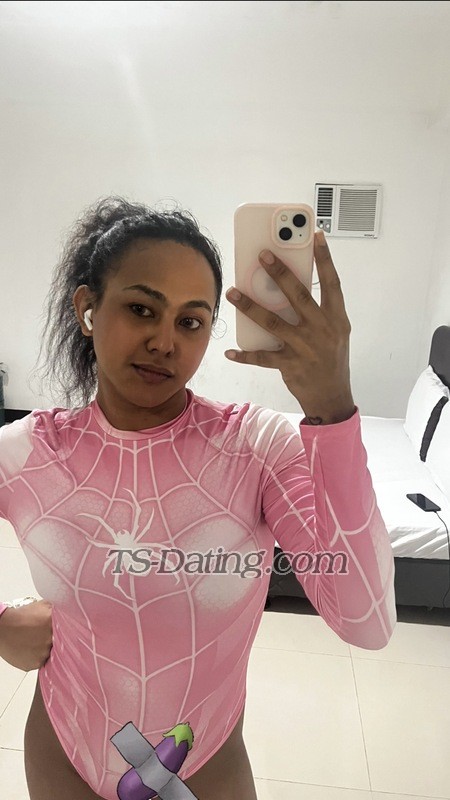 Dennise69 - Transsexual (Pre-op)