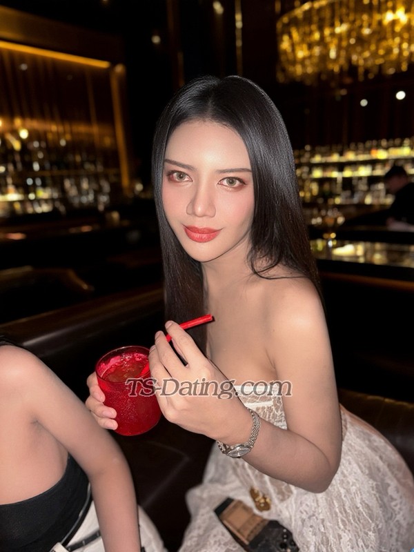 Emmy6543 - Transsexual (Pre-op)