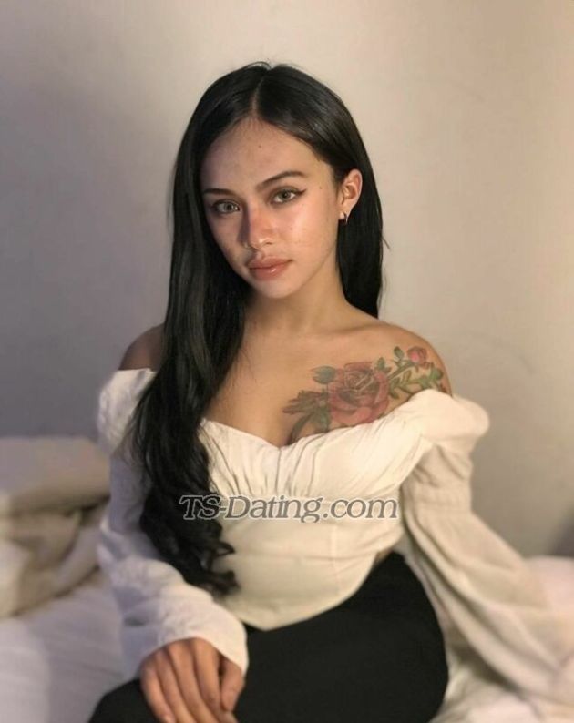 Issadoray - Transsexual (Pre-op)