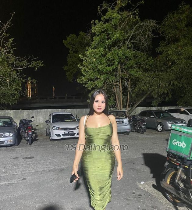 Lauradarissa - Transsexual (Pre-op)