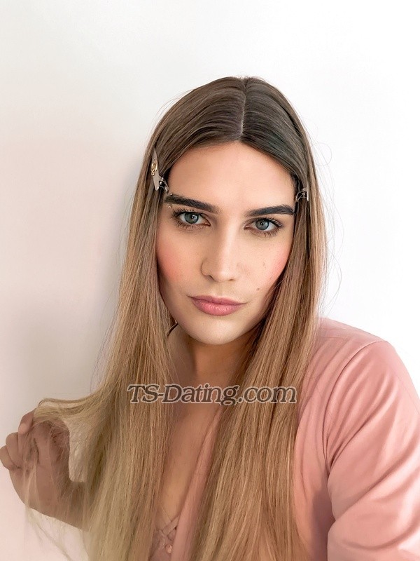 LeonaQueen - Crossdresser