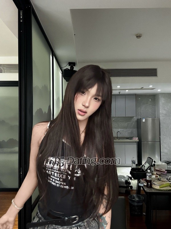 Lilian985233 - Crossdresser
