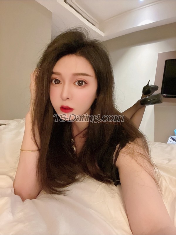 Lisa Han - Transsexual (Pre-op)