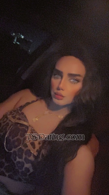 Malekaa - Crossdresser