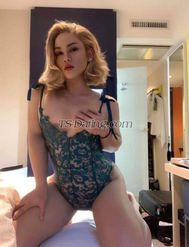 Mena29 - Transsexual (Pre-op)