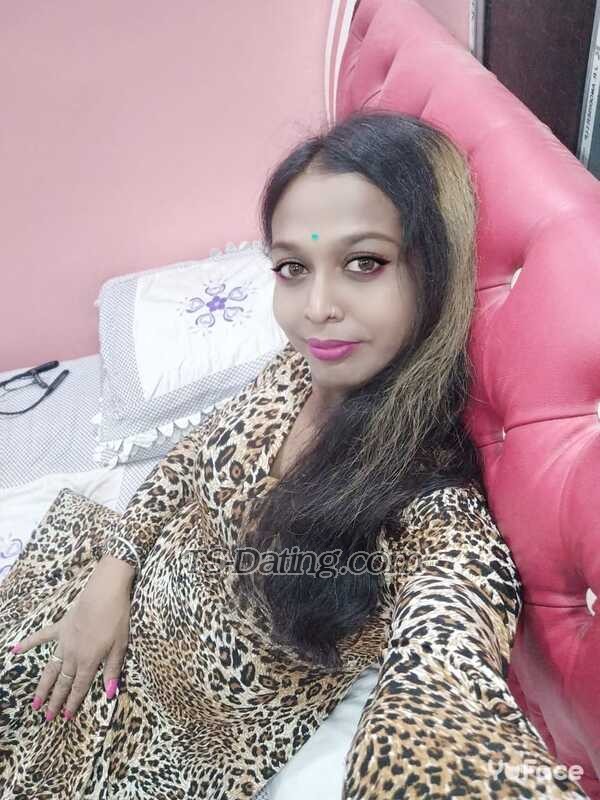 Mona raiii - Transsexual (Pre-op)