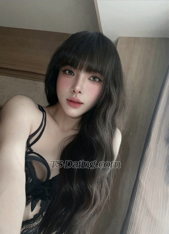 Moontran19 - Transsexual (Pre-op)