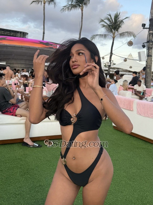 Naddie - Transsexual (Pre-op)