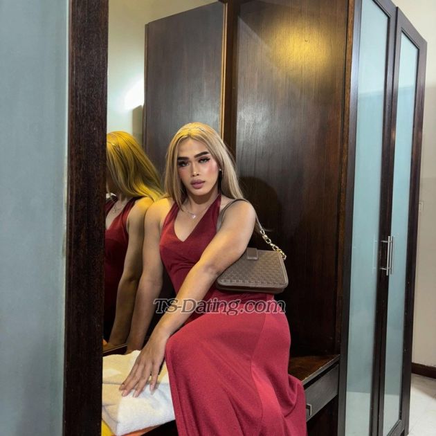 Nadintoplady - Transsexual (Pre-op)
