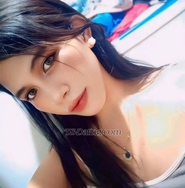 Raynie - Transsexual (Pre-op)