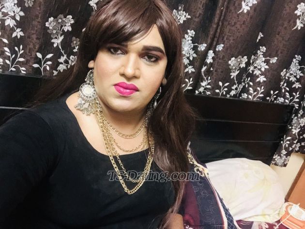 Riya queen - Transsexual (Pre-op)