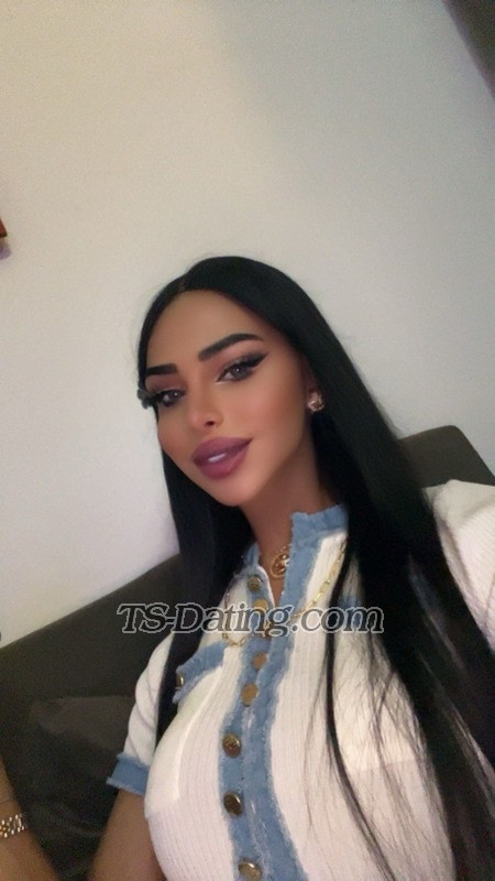 Rozenaa - Transsexual (Pre-op)