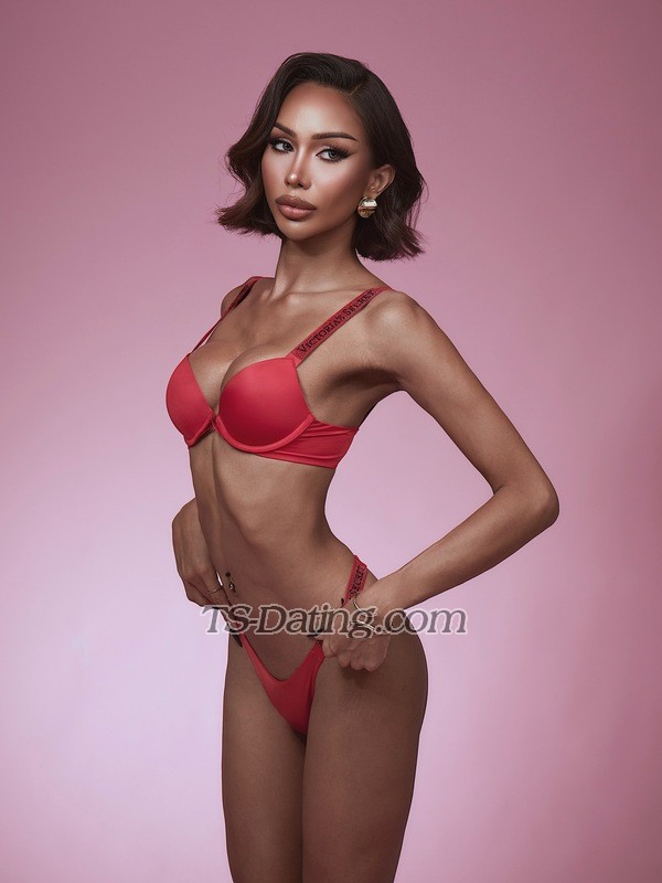 Somonn - Transsexual (Pre-op)