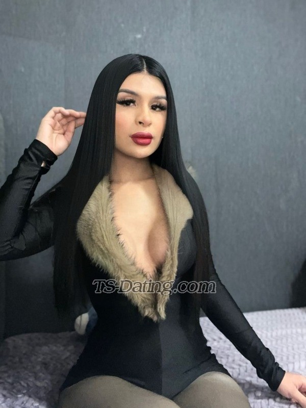 TS Daniela Lo - Transsexual (Pre-op)