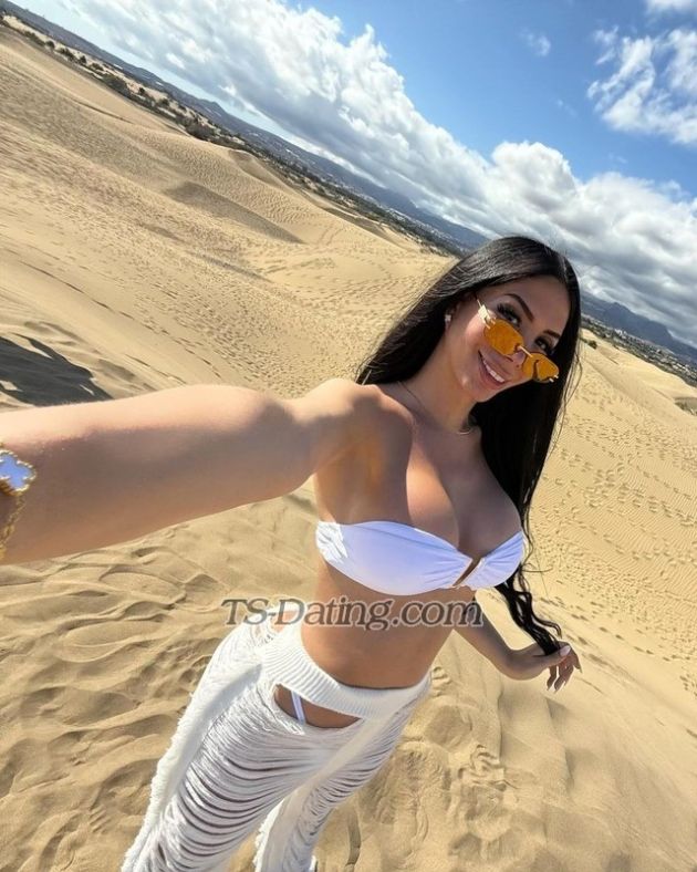 TS  Estefany - Transsexual (Pre-op)