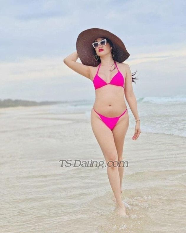 TS Zoe aus - Transsexual (Pre-op)