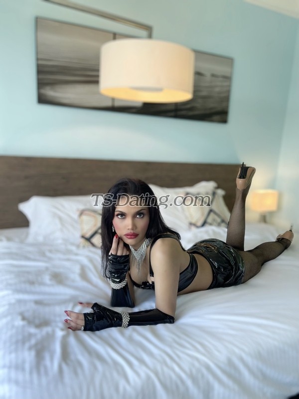 TiaraAlee - Transsexual (Pre-op)