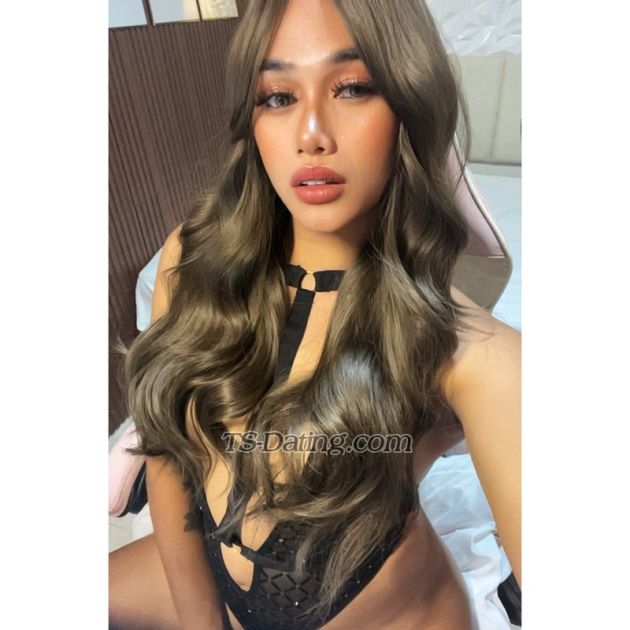 TsHungIsaxx - Transsexual (Pre-op)