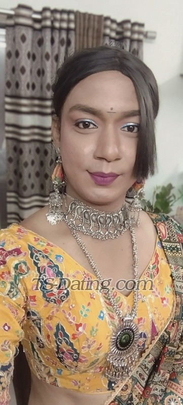 Vishwaa - Crossdresser