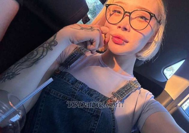 YannaStoyn - Transsexual (Pre-op)