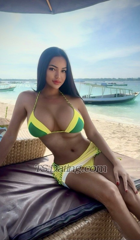 Yasmin02 - Transsexual (Pre-op)