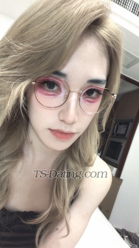 Yuro0 - Transsexual (Pre-op)