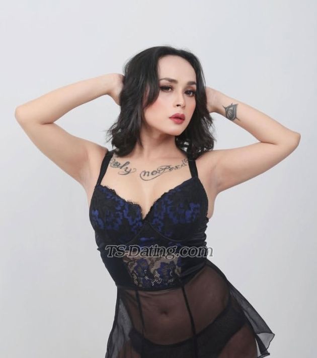ts feliana - Transsexual (Pre-op)
